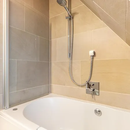 Juwel Apartment *